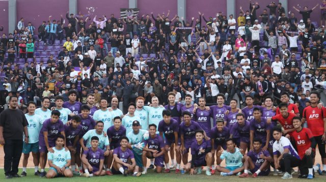 Ribuan Persikmania Padati Stadion Brawijaya Ribuan Persikmania memadati Stadion Brawijaya.